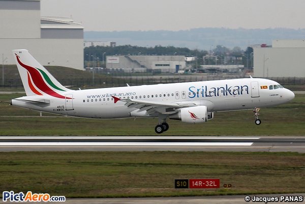 Airbus A320-214 (Srilankan Airlines)
