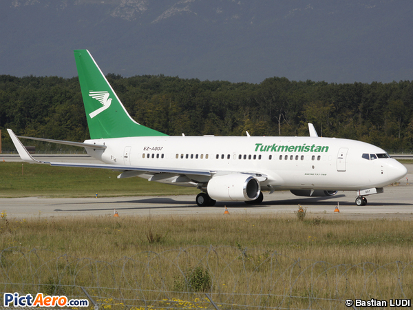 Boeing 737-7GL (Turkmenistan Airlines)