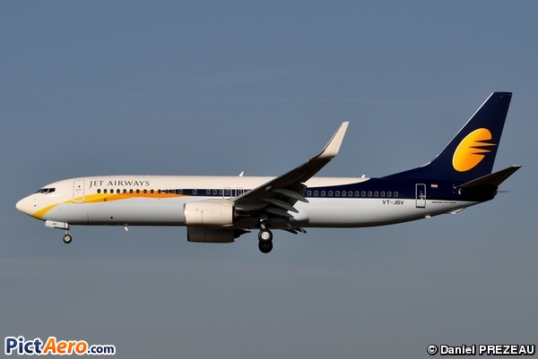 Boeing 737-86N (Jet Airways)