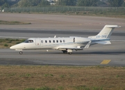 Learjet 40 (CS-TFO)