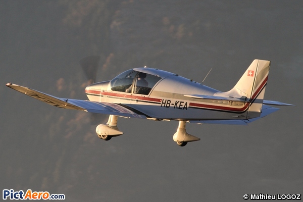 Robin DR-400-140B (Groupement de Vol à Moteur Lausanne)