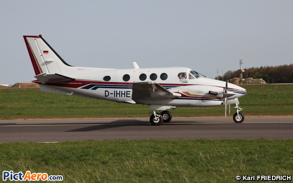 Beech C90B King Air (Private / Privé)