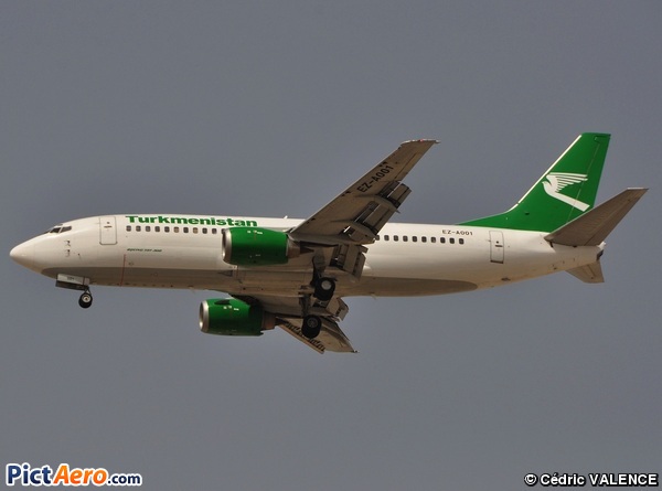 Boeing 737-341 (Turkmenistan Airlines)