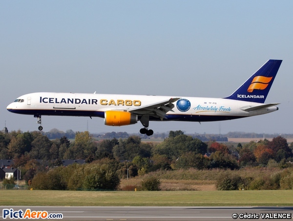 Boeing 757-23A/PF (Icelandair)
