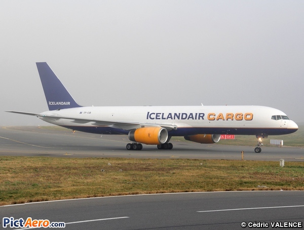 Boeing 757-204/PCF (Icelandair Cargo)