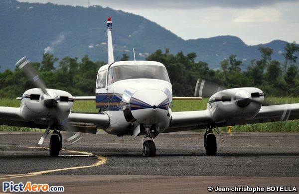 Piper PA-30-160 Twin Commanche (particulier)
