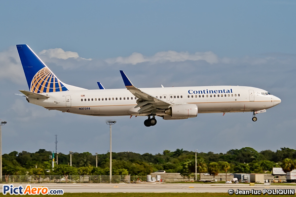 Boeing 737-824/WL (Continental Airlines)