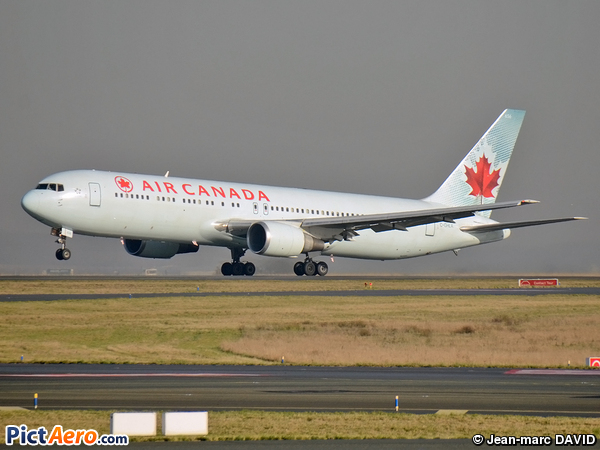 Boeing 767-35H/ER (Air Canada)