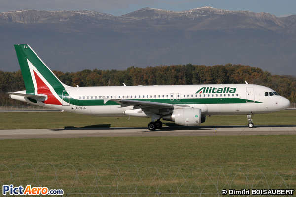 Airbus A320-211 (Alitalia)