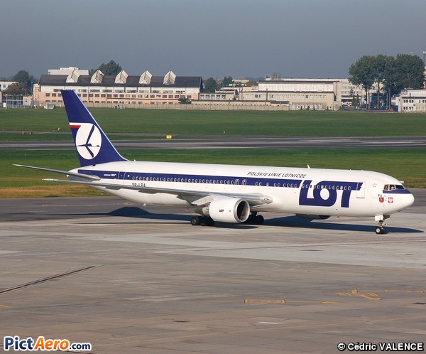 Boeing 767-35D/ER (LOT Polish Airlines)