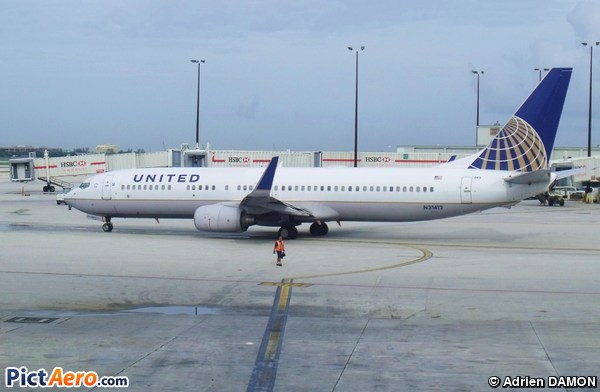 Boeing 737-924/WL (United Airlines)