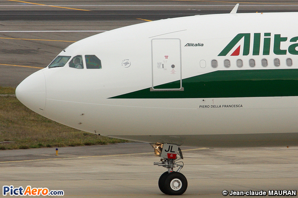 Airbus A330-202 (Alitalia)
