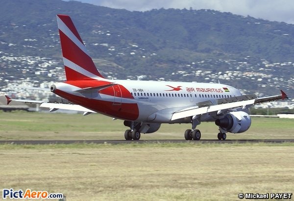 Airbus A319-112 (Air Mauritius)