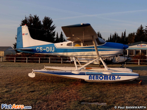 Cessna 185 Skywagon (Private / Privé)