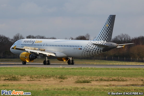 Airbus A320-214 (Clickair)