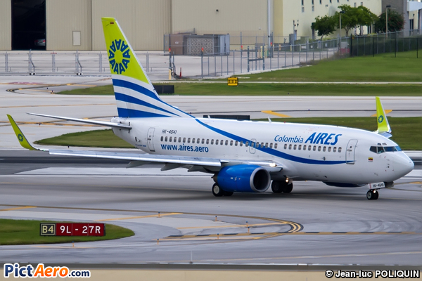 Boeing 737-73V/WL (Aires Colombia)