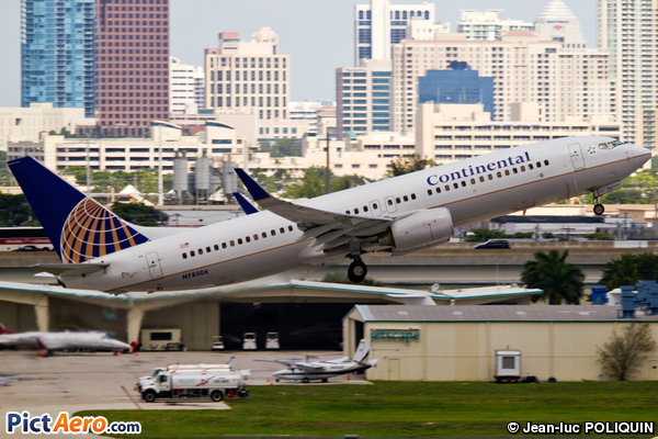 Boeing 737-824/WL (Continental Airlines)