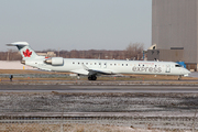 Bombardier CRJ-705 (C-GNJZ)