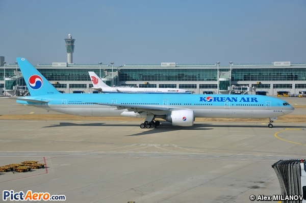 Boeing 777-3B5/ER (Korean Air)