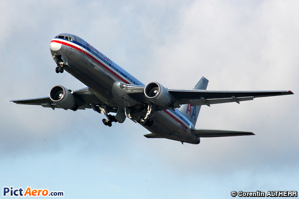Boeing 767-323/ER (American Airlines)