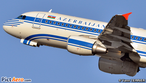Airbus A320-214 (Azerbaijan Airlines)