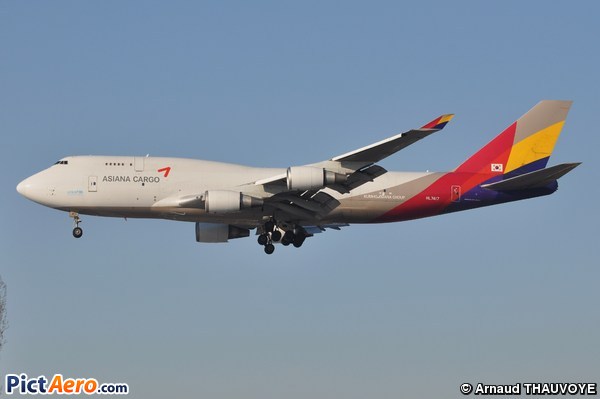 Boeing 747 48EM/BDSF (Asiana Airlines)