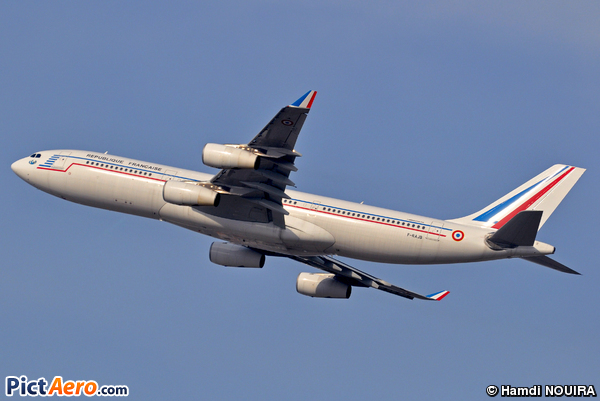 Airbus A340-212 (France - Air Force)