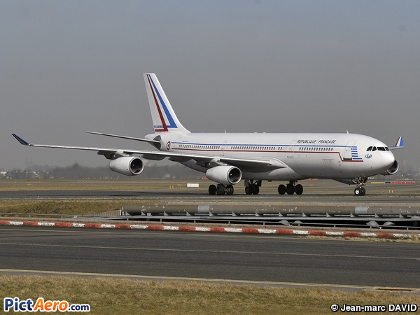 Airbus A340-212 (France - Air Force)