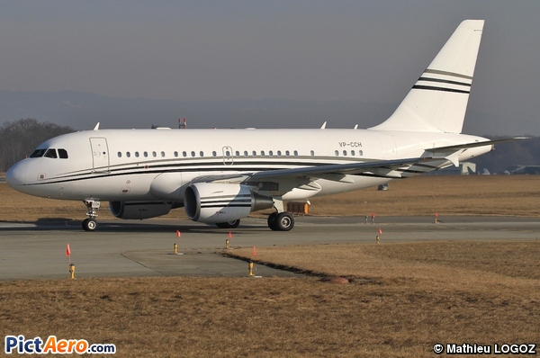 Airbus A318-112/CJ Elite (Private / Privé)