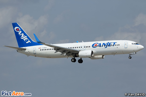 Boeing 737-8Q8 (CanJet Airlines)
