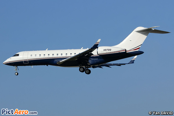 Bombardier BD-700-1A10 Global Express (TAG Aviation )