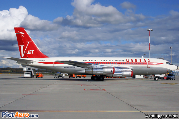 Boeing 707-138B (Private / Privé)