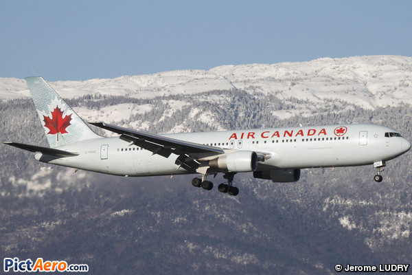 Boeing 767-333/ER (Air Canada)