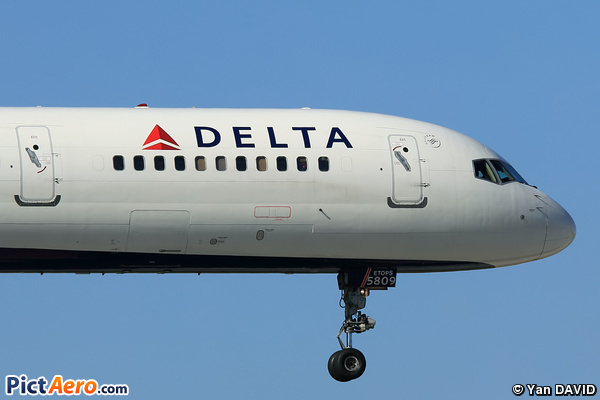 Boeing 757-351 (Delta Air Lines)