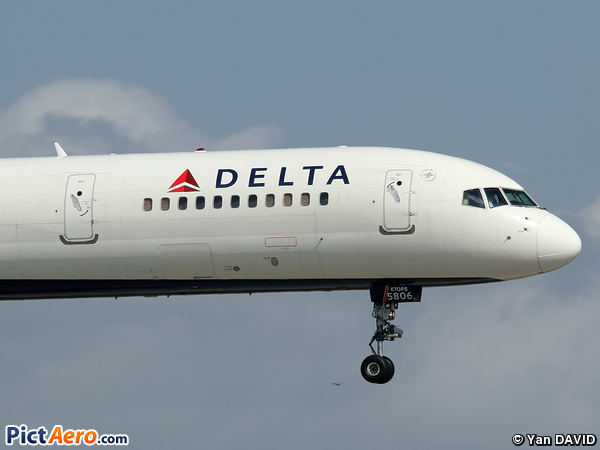 Boeing 757-351  (Delta Air Lines)