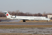 Canadair CL-600-2D15 Regional Jet CRJ-705ER (C-FLJZ)