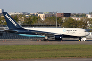 Boeing 767-25E/F (OY-SRI)