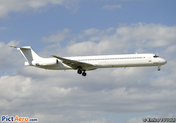 McDonnell Douglas MD-83 (DC-9-83) (Medallion Air)