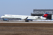 CRJ-900LR (CL-600-2D24) (N166PQ)
