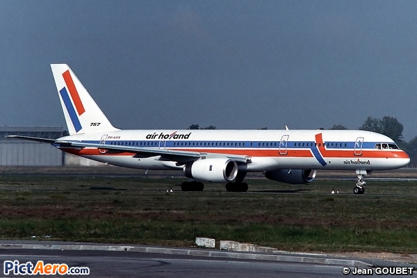 Boeing 757-23A (Air Holland)