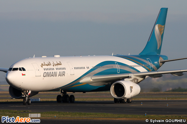 Airbus A330-243 (Oman Air)