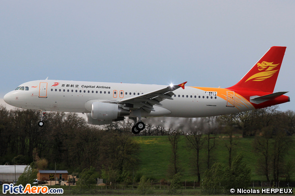 Airbus A320-214 (Capital Airlines)