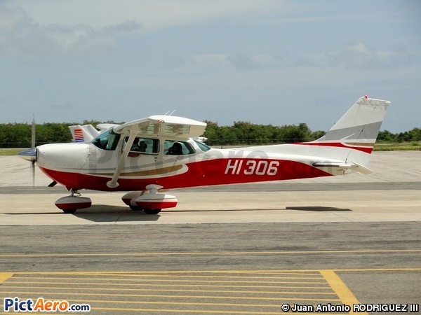 Cessna R172K SkyHawk XP (Private / Privé)