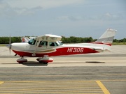 Cessna R172K SkyHawk XP (HI-306)