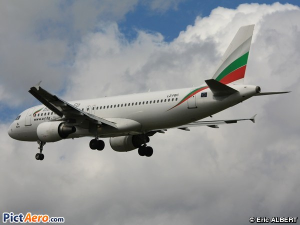 Airbus A320-214 (Bulgaria Air)