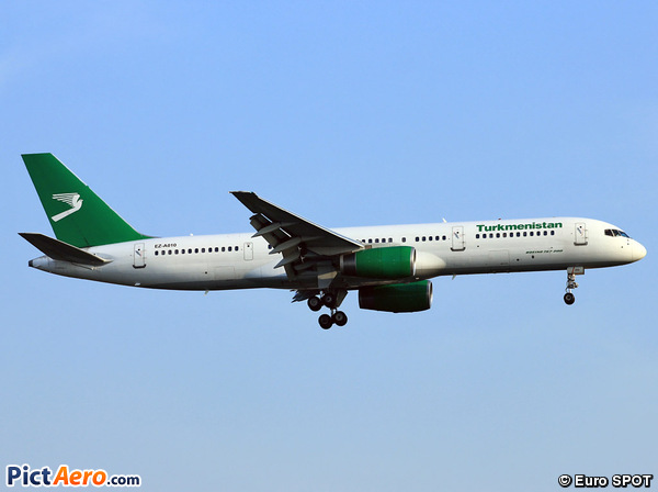 Boeing 757-23A (Turkmenistan Airlines)