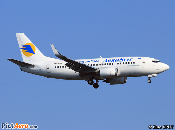 Boeing 737-548/WL (AeroSvit Ukrainian Airlines)