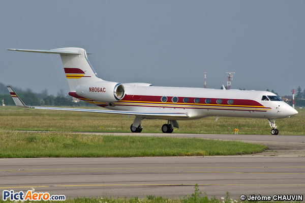 Gulfstream Aerospace G-V SP (Private / Privé)