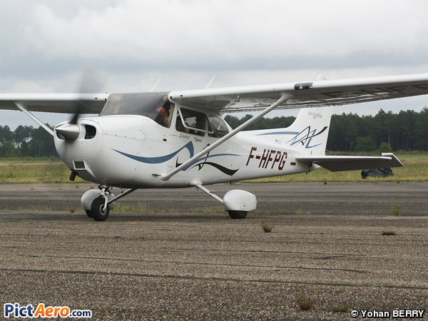 Cessna 172 Skyhawk SP (Dassault Aéroclub Aquitaine)