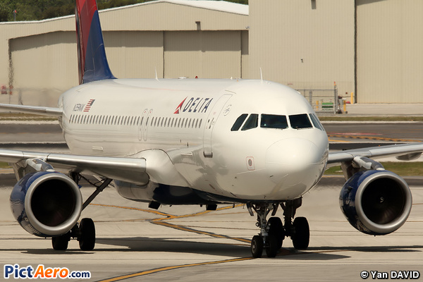 Airbus A320-212 (Delta Air Lines)